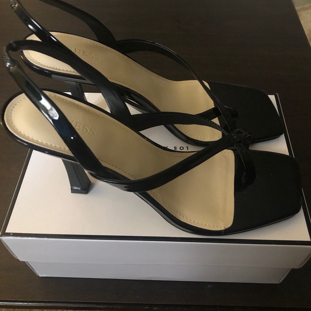 GUESS SHOES - Picture 2 of 3